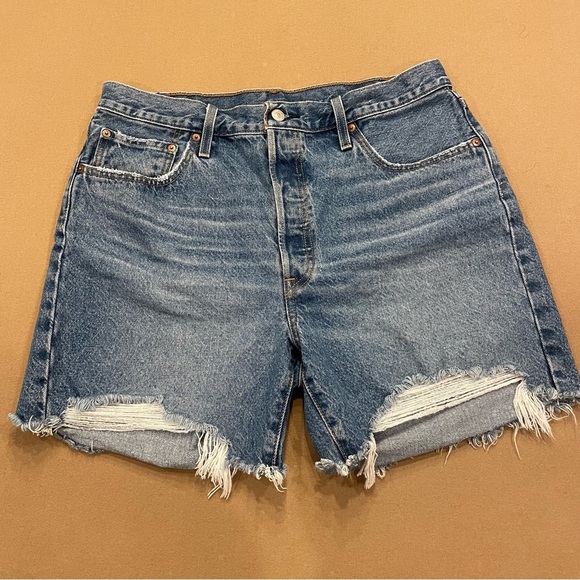 Levi's Pants - Women’s Levi’s 501 Distressed Jean Shorts Size 33